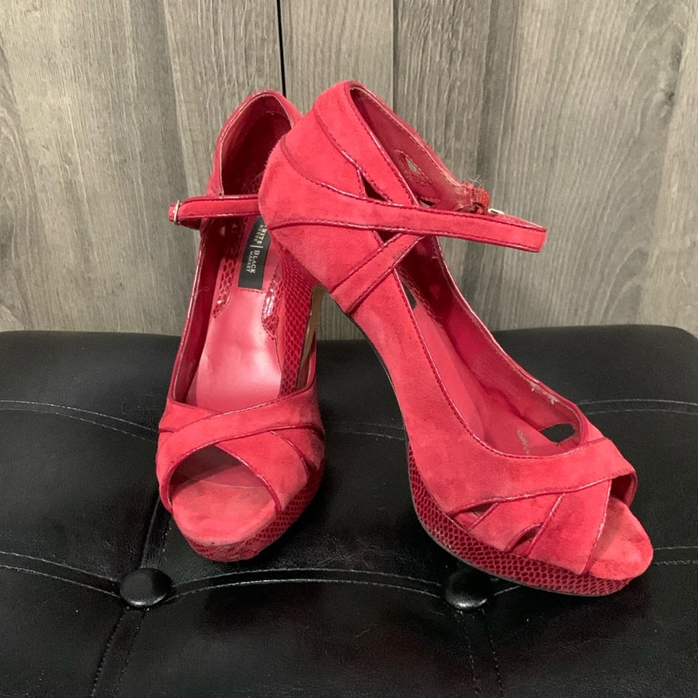 White House Black Market Red Suede & Faux Snake Skin Open Toe Shoe Size 6.5M - Picture 1 of 12